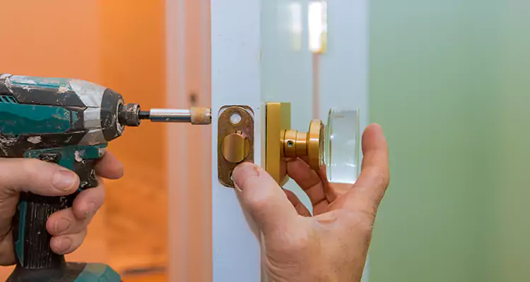 Broken Door Knob Fix in North Fort Myers, FL