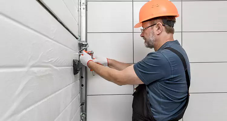 Emergency Garage Door Repair in North Fort Myers, FL