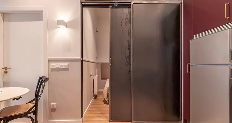 We Fix Closet Sliding Door in North Fort Myers, FL 