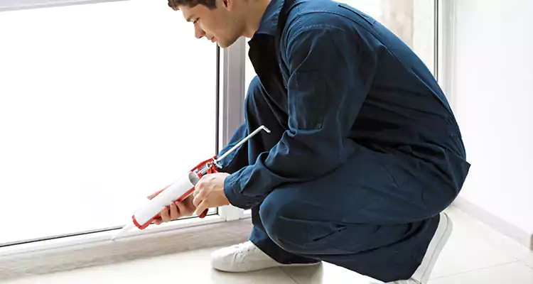 Window Glass Caulk Repair in North Fort Myers, FL